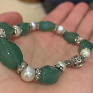 Elegant Green and Silver Bracelet